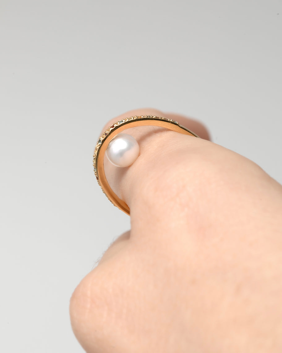 Anel com Pérola Invertida em Ouro 18K Vênus