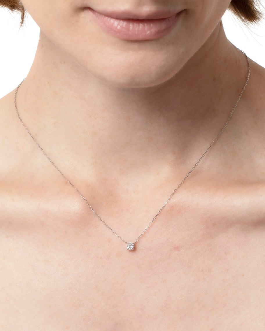 Colar Solitário Ana em Ouro 18K com 30 pontos de Diamante