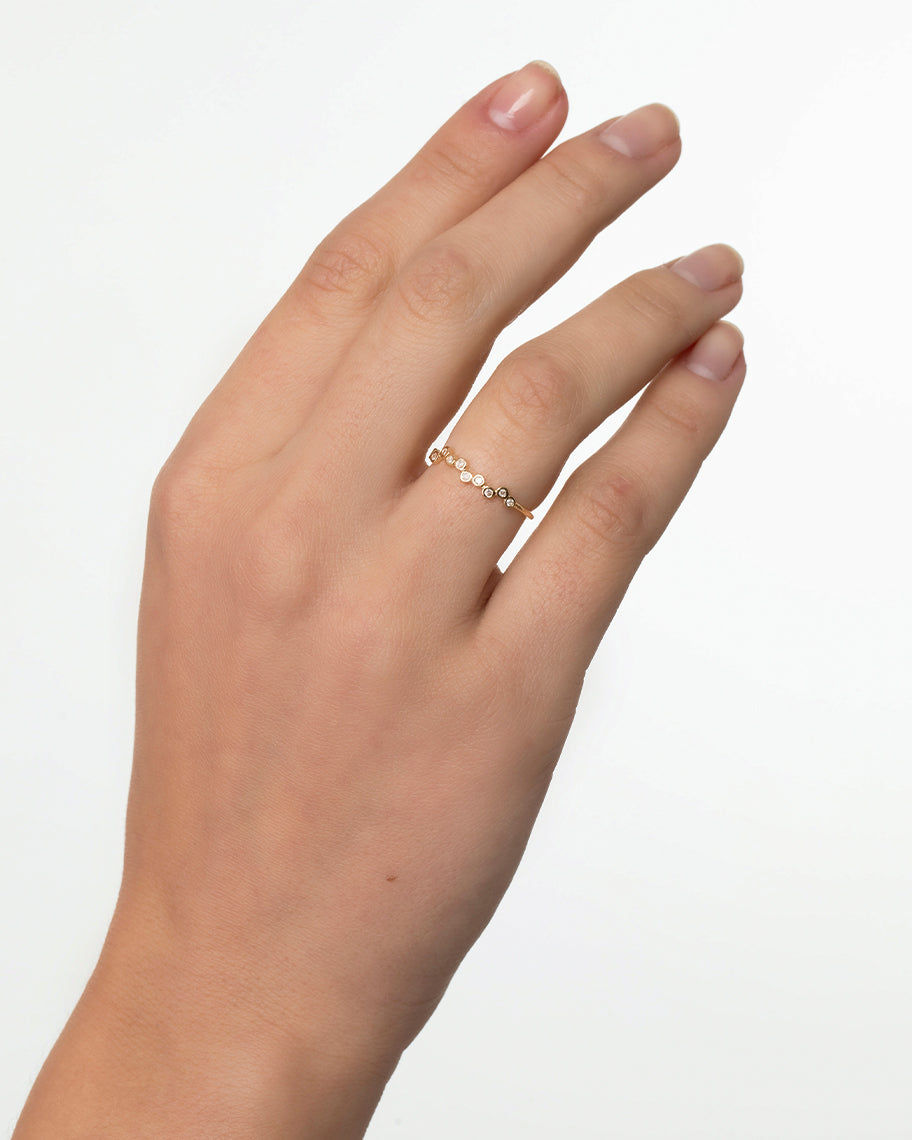 Anel Polka em Ouro 18K e 10 Pontos de Diamante