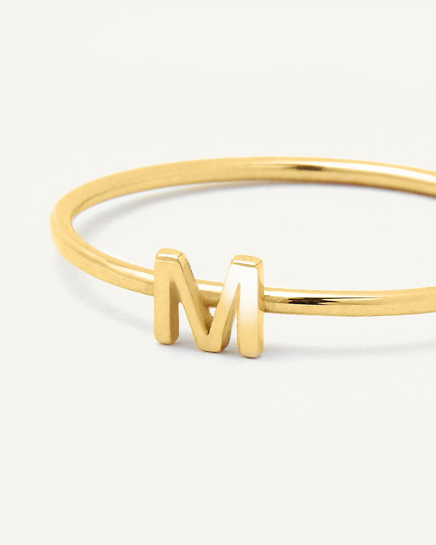 Anel Personalizado em Ouro 18K com Inicial Little