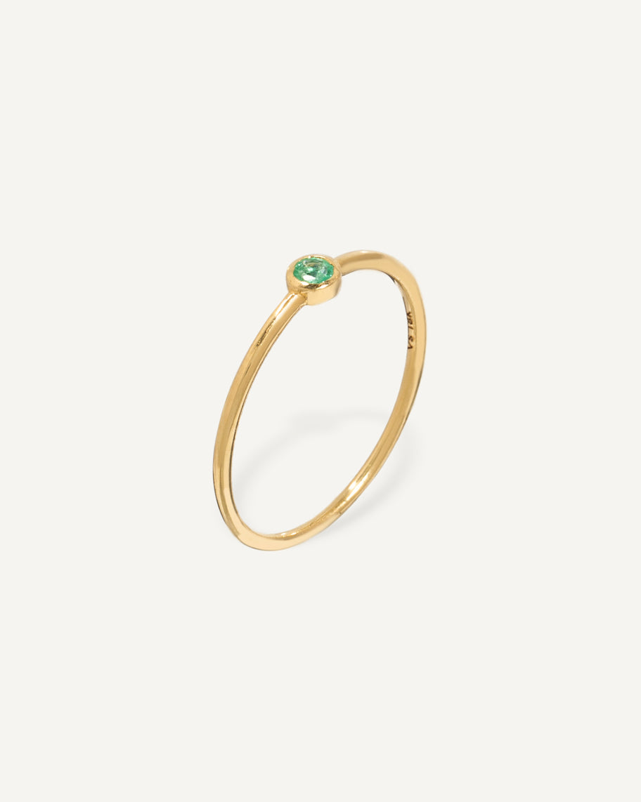 Anel Solitaire Esmeralda em Ouro 18K