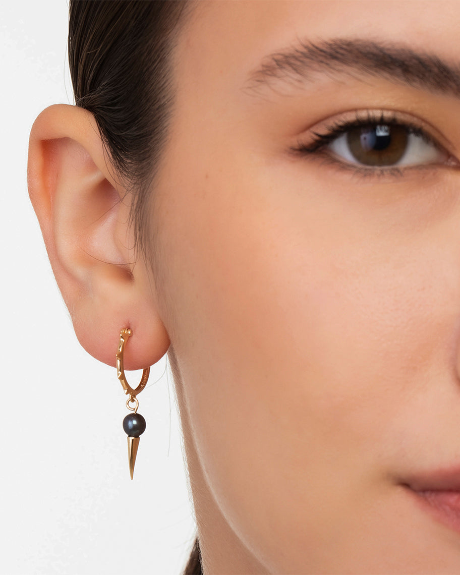 Brinco Argola Espadas Pérolas em Ouro 18K
