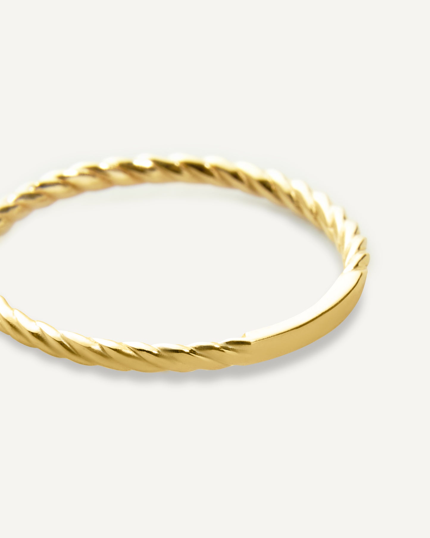 Anel Twist em Ouro 18K