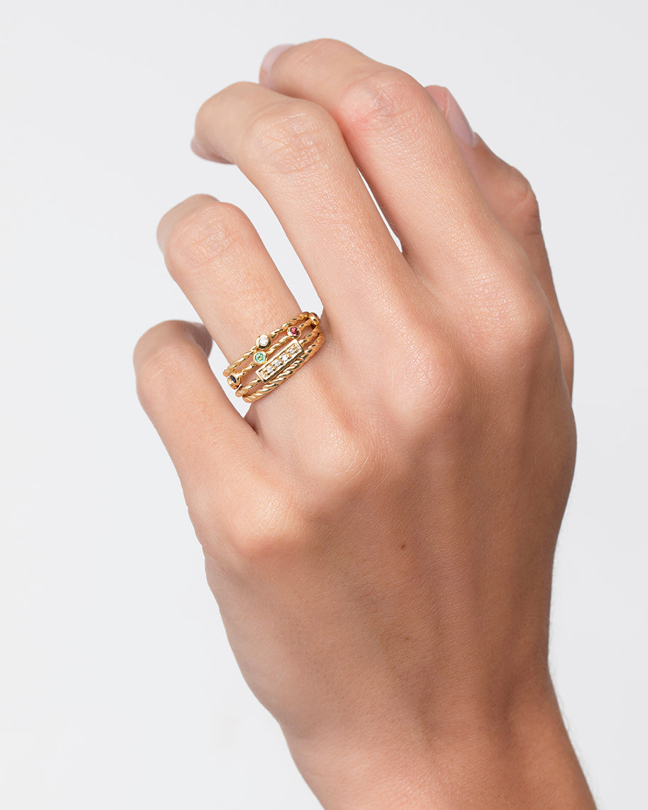 Anel Twist em Ouro 18K