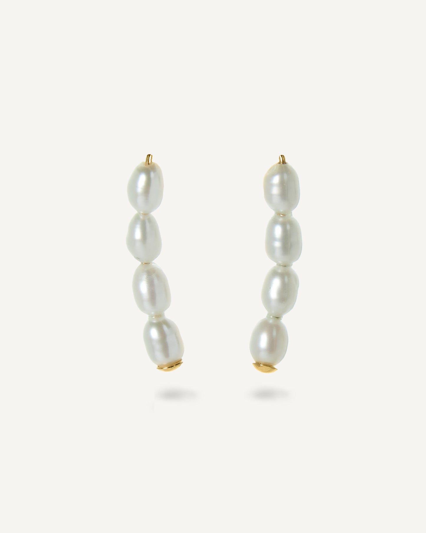 Brinco Earcuff Sal em Ouro 18K e Pérolas Brancas