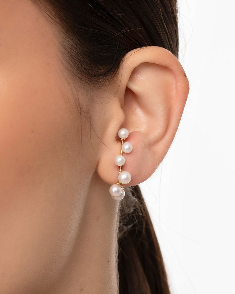 Brinco Contorno Margot em Ouro 18K e Pérolas Brancas