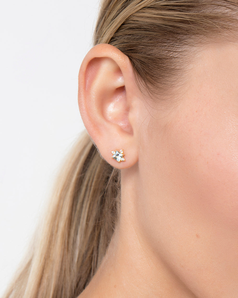 Brinco Stud Palette Celeste em Ouro 18K