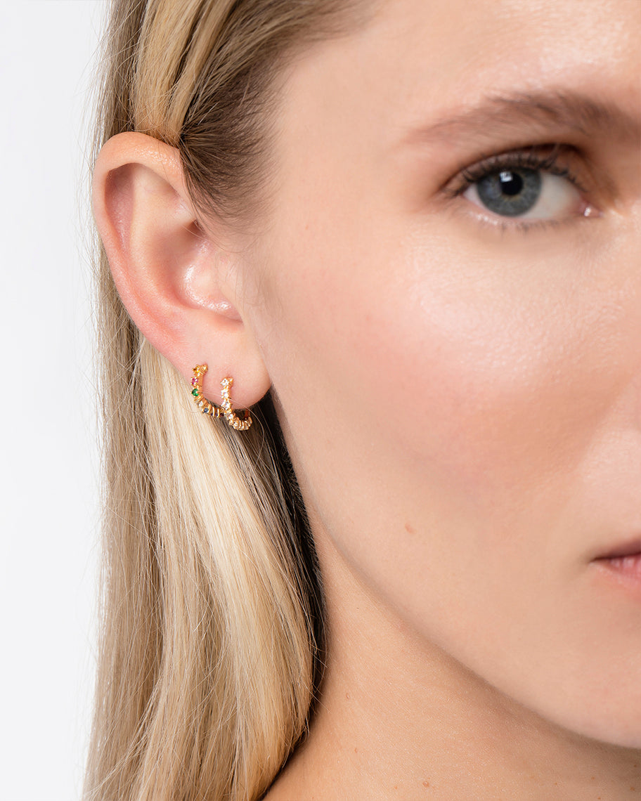 Brinco Argola Pequena em Ouro Amarelo 18K Strelitzia Topázio