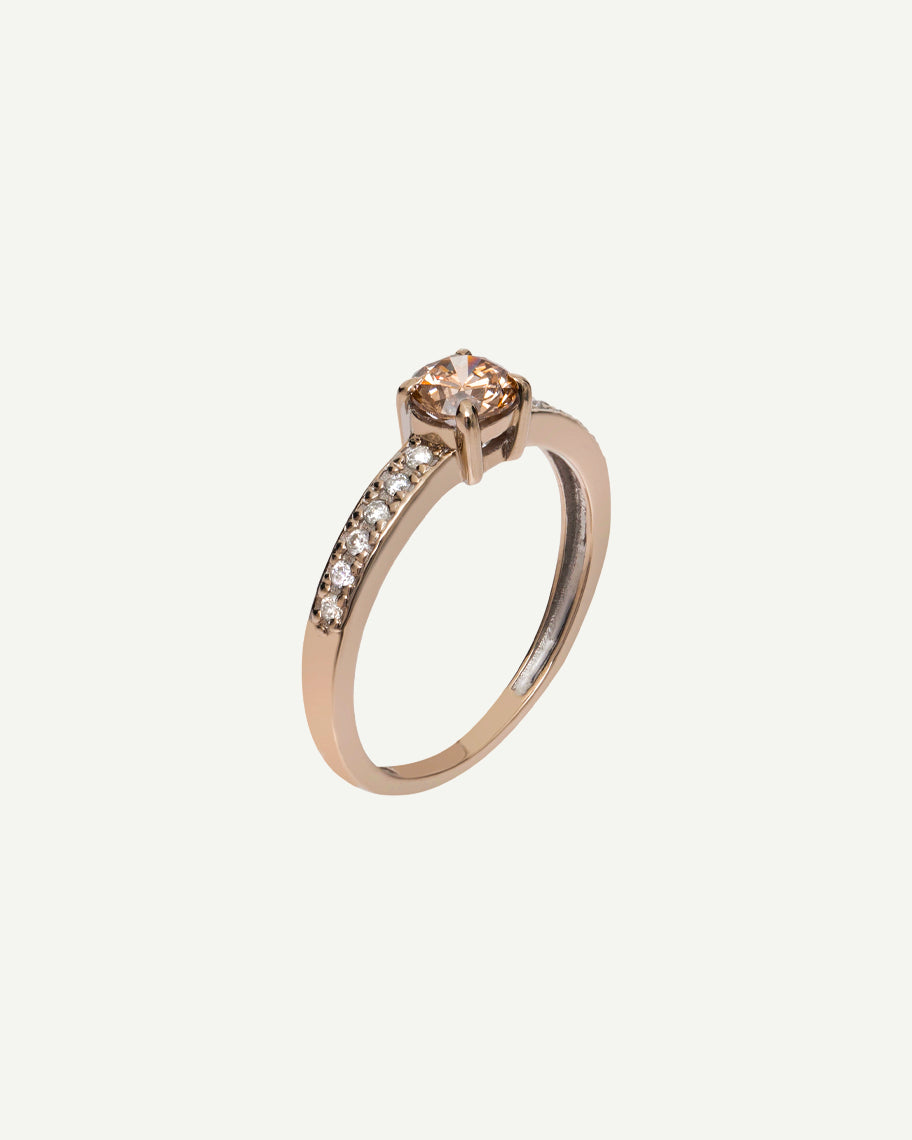 Anel Solitário Ana Champagne em Ouro 18K com 62 pontos de Diamante