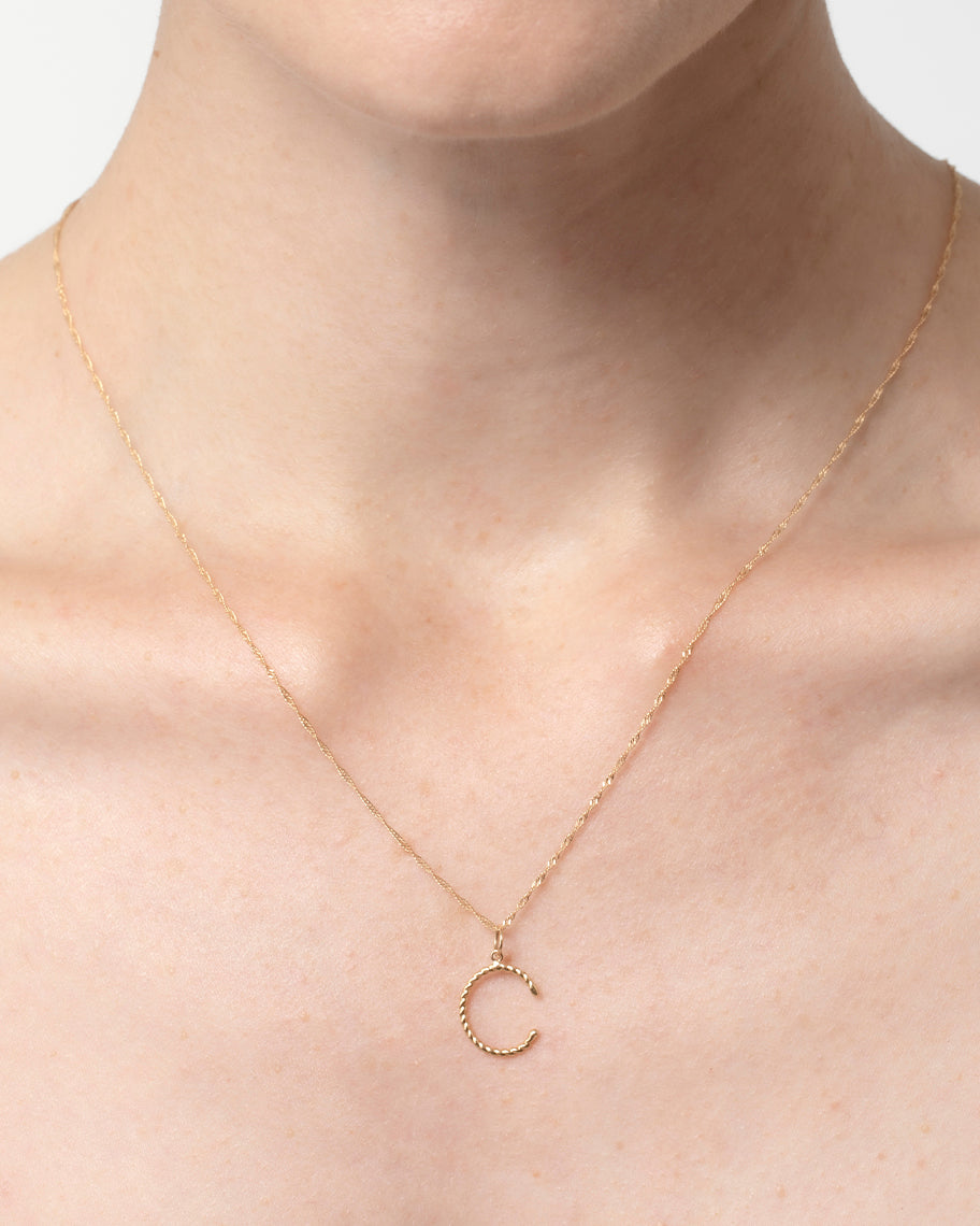 Pingente Personalizado Letra Grafia em Ouro 18K
