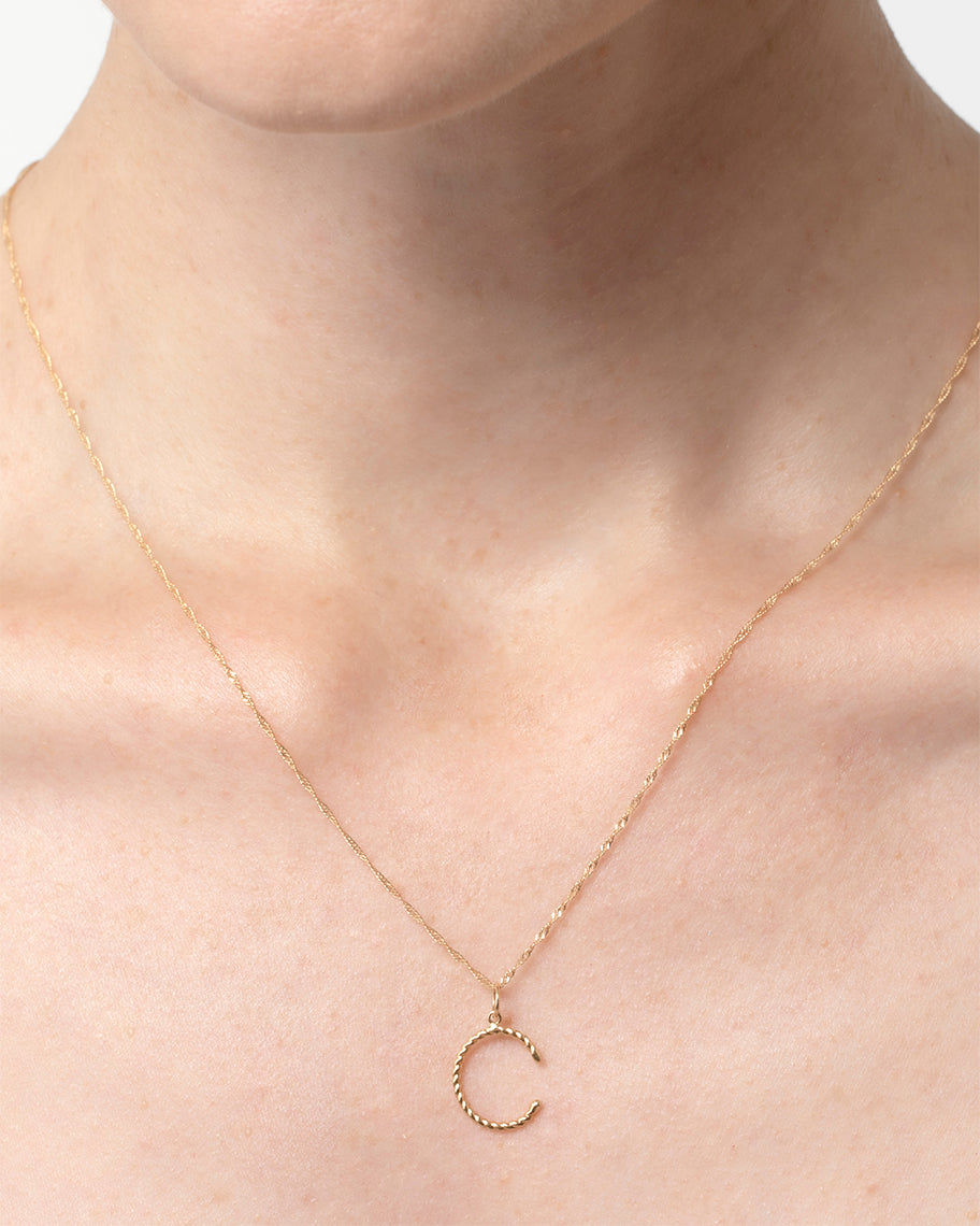 Pingente Personalizado Letra Grafia em Ouro 18K