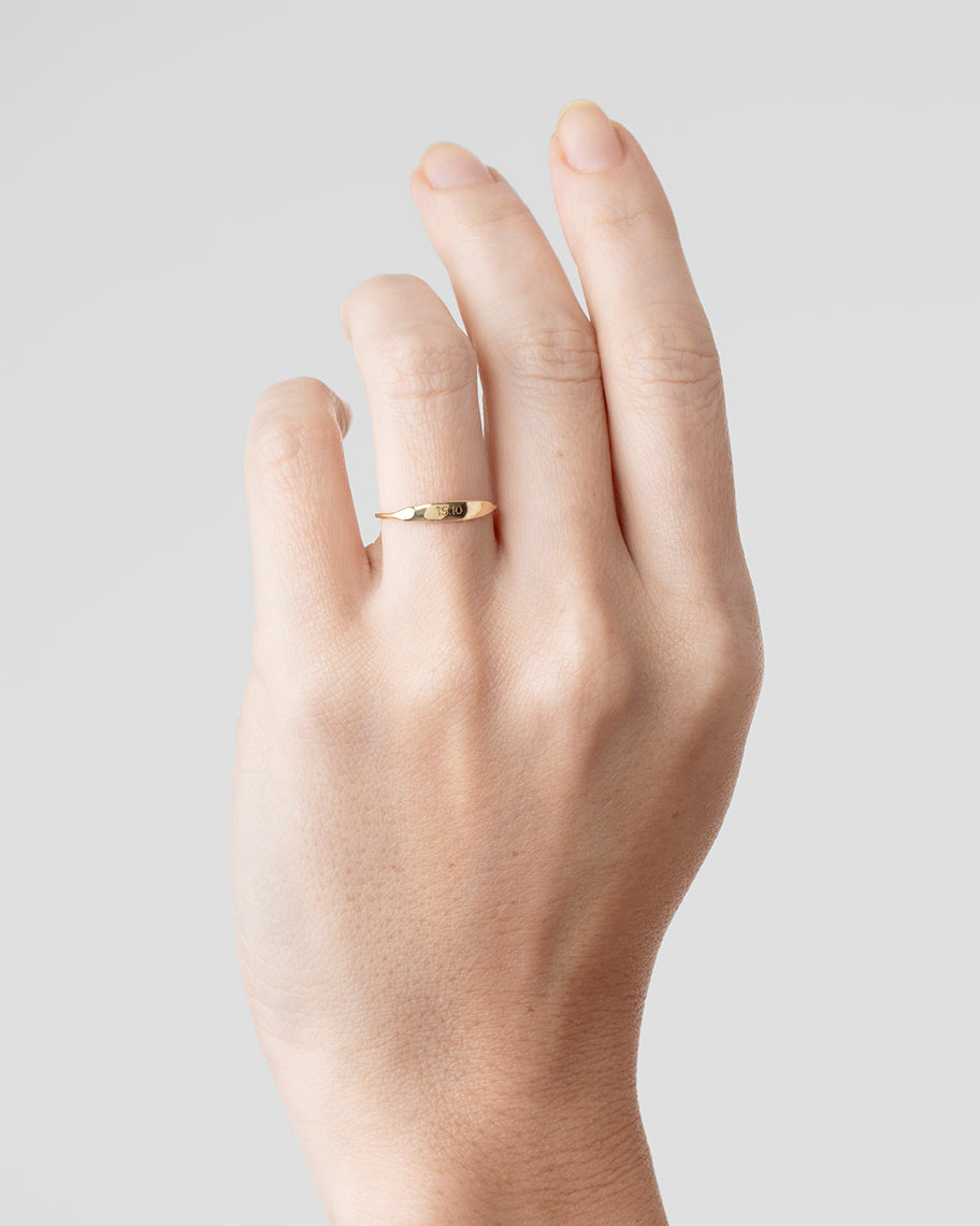 Anel Personalizado Poesia em Ouro 18K