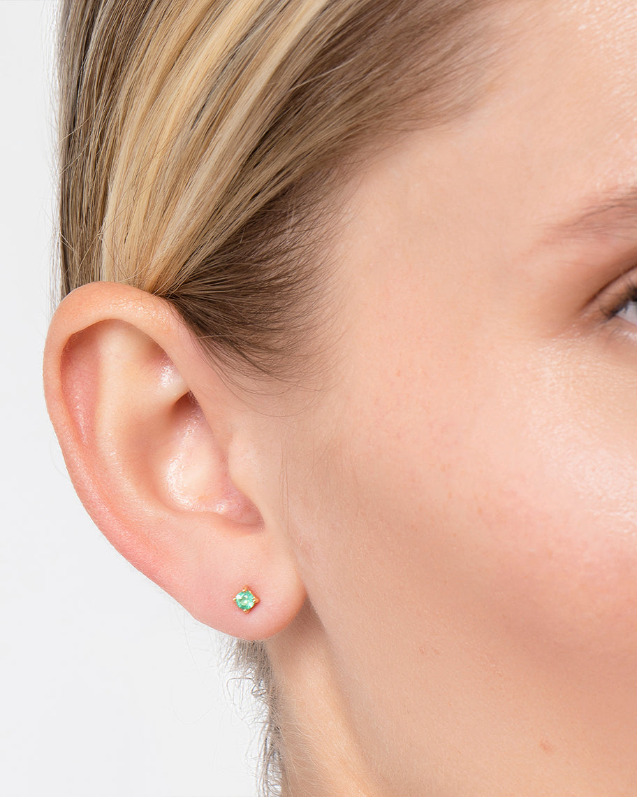 Brinco Stud Alice Esmeralda em Ouro 18K