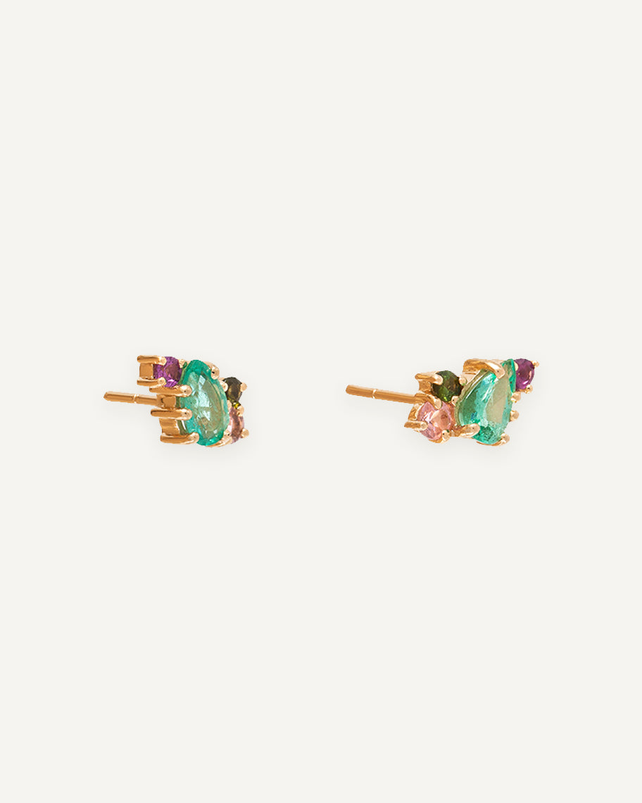 Brinco Stud Pitanga em Ouro 18K e Esmeralda