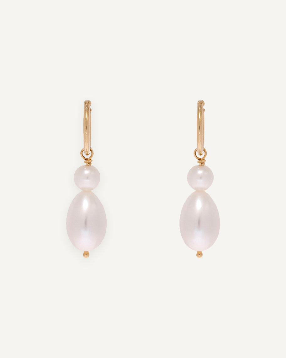 Brinco Argola Cosmos em Ouro 18K e Pérolas Brancas