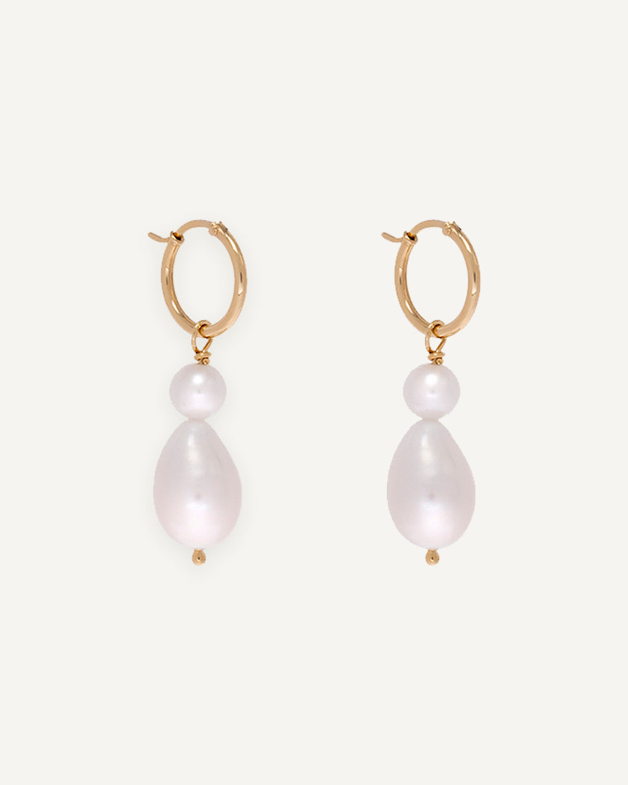 Brinco Argola Cosmos em Ouro 18K e Pérolas Brancas