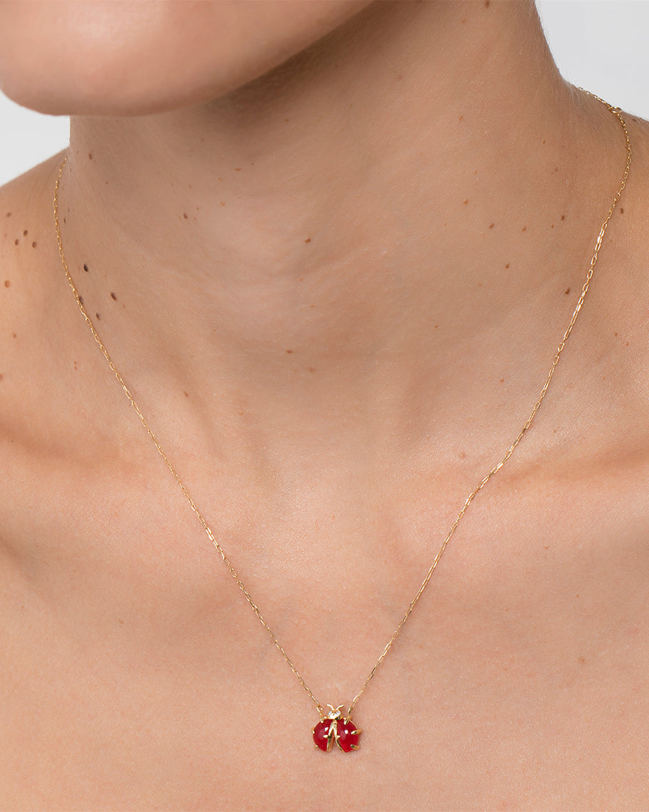 Colar Joaninha em Ouro 18K com Quartzo Vermelho e Brilhantes