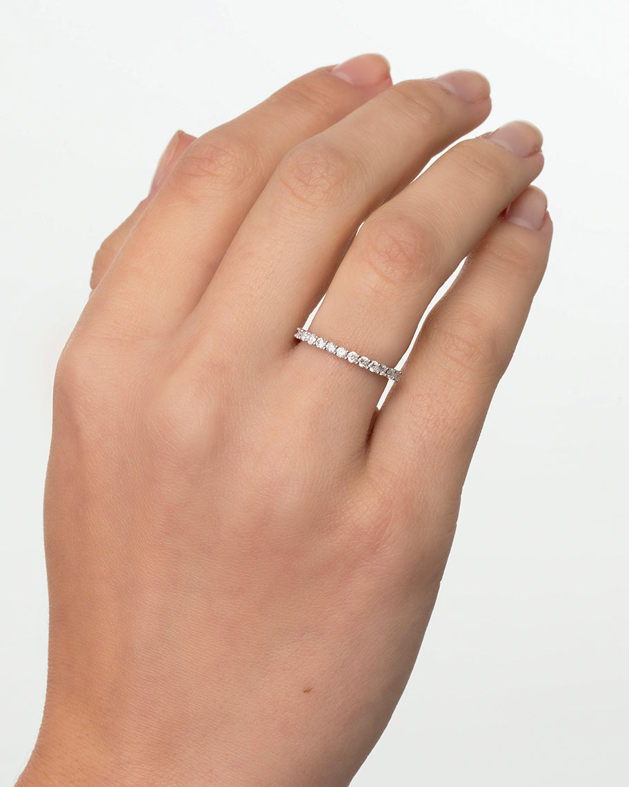 Meia Aliança Clarity em Ouro Branco 18K e 36 Pontos de Diamante