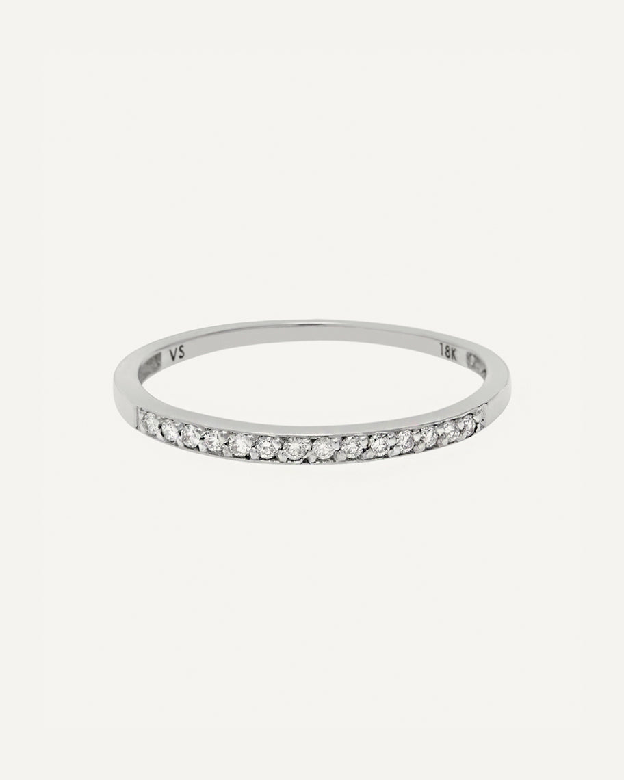 Aliança Delicacy em Ouro Branco 18K e 7 Pontos de Diamante