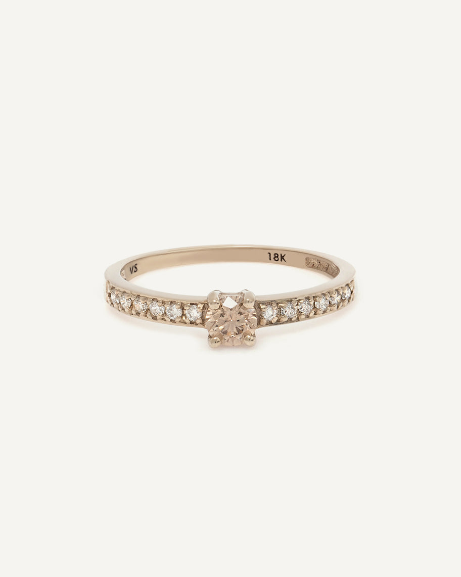 Anel Solitário Immensity Brown em Ouro Cru 18K com 37 Pontos de Diamante