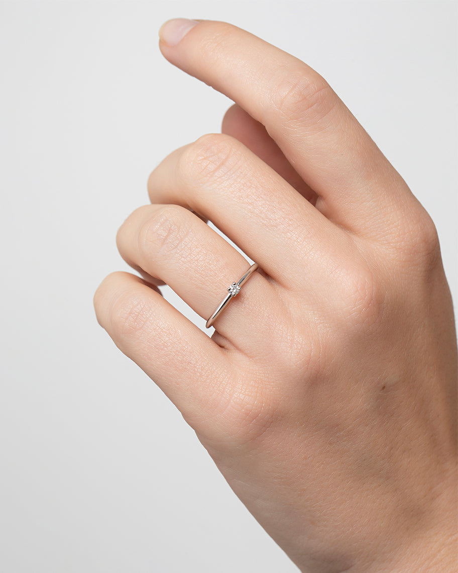 Anel Solitário Purity em Ouro Branco 18K com 6 Pontos de Diamante