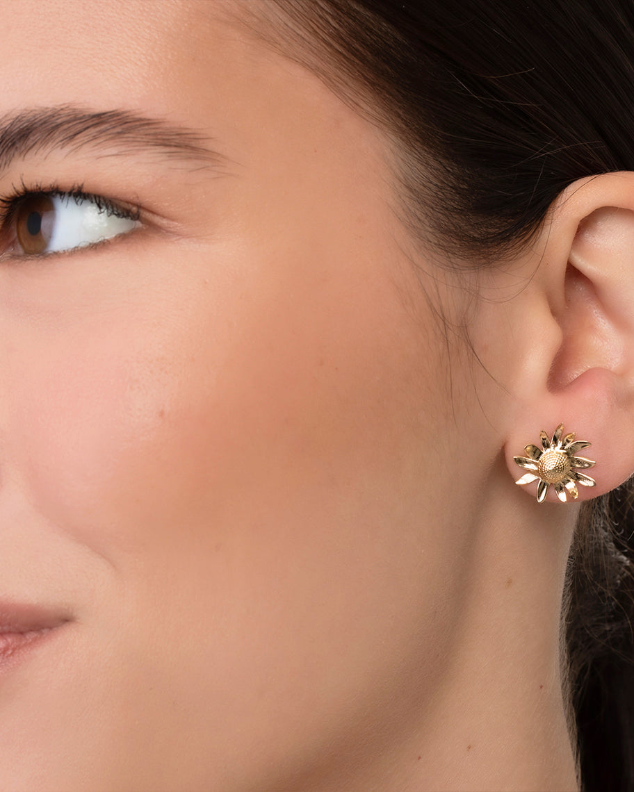 Brinco Daisy em Ouro 18K