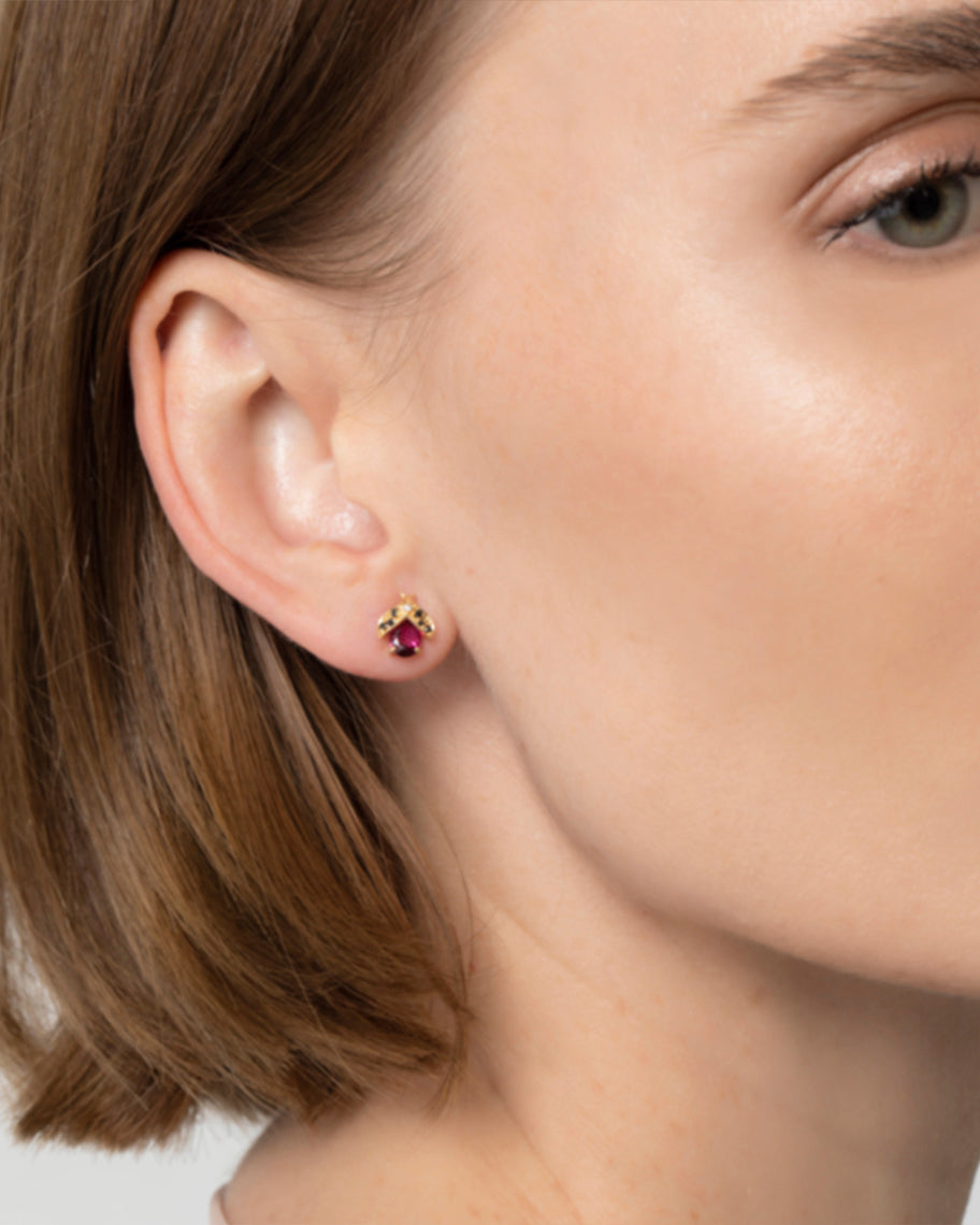 Brinco de Joaninha Adalia em Ouro 18K