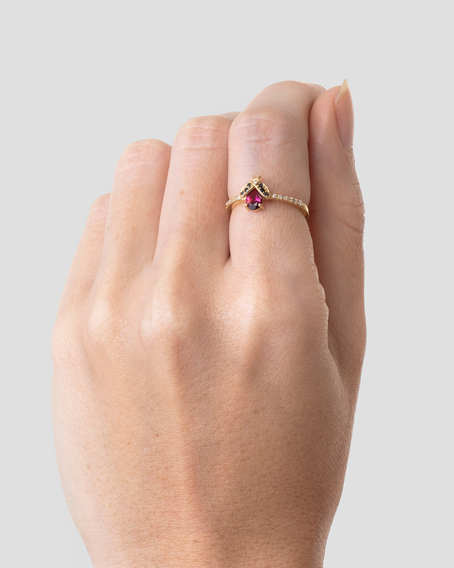 Anel de Joaninha Adalia em Ouro 18K
