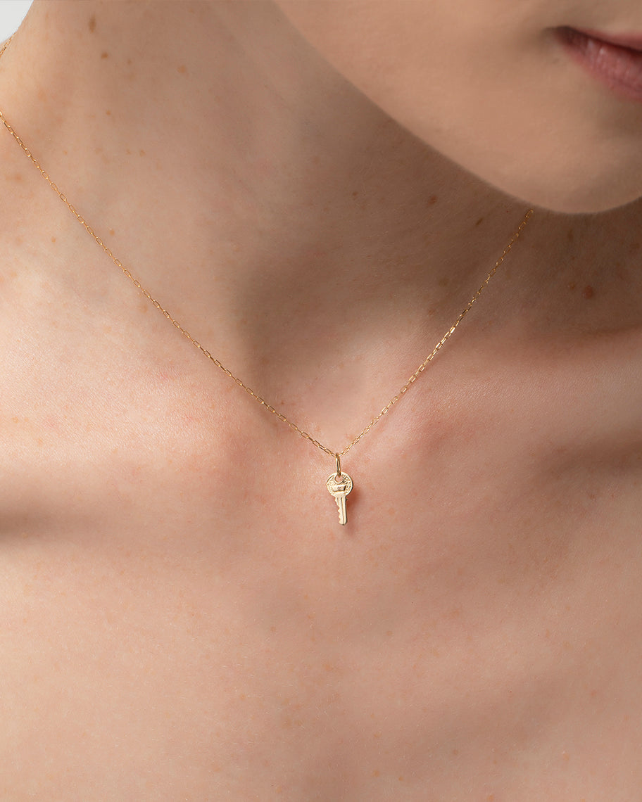 Pingente Chave em Ouro 18K com Brilhante