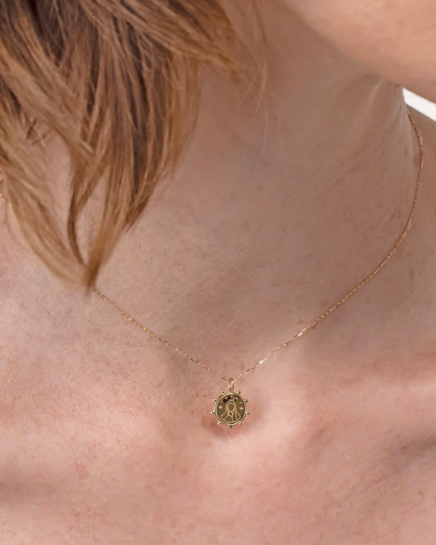 Pingente Pietá em Ouro 18k
