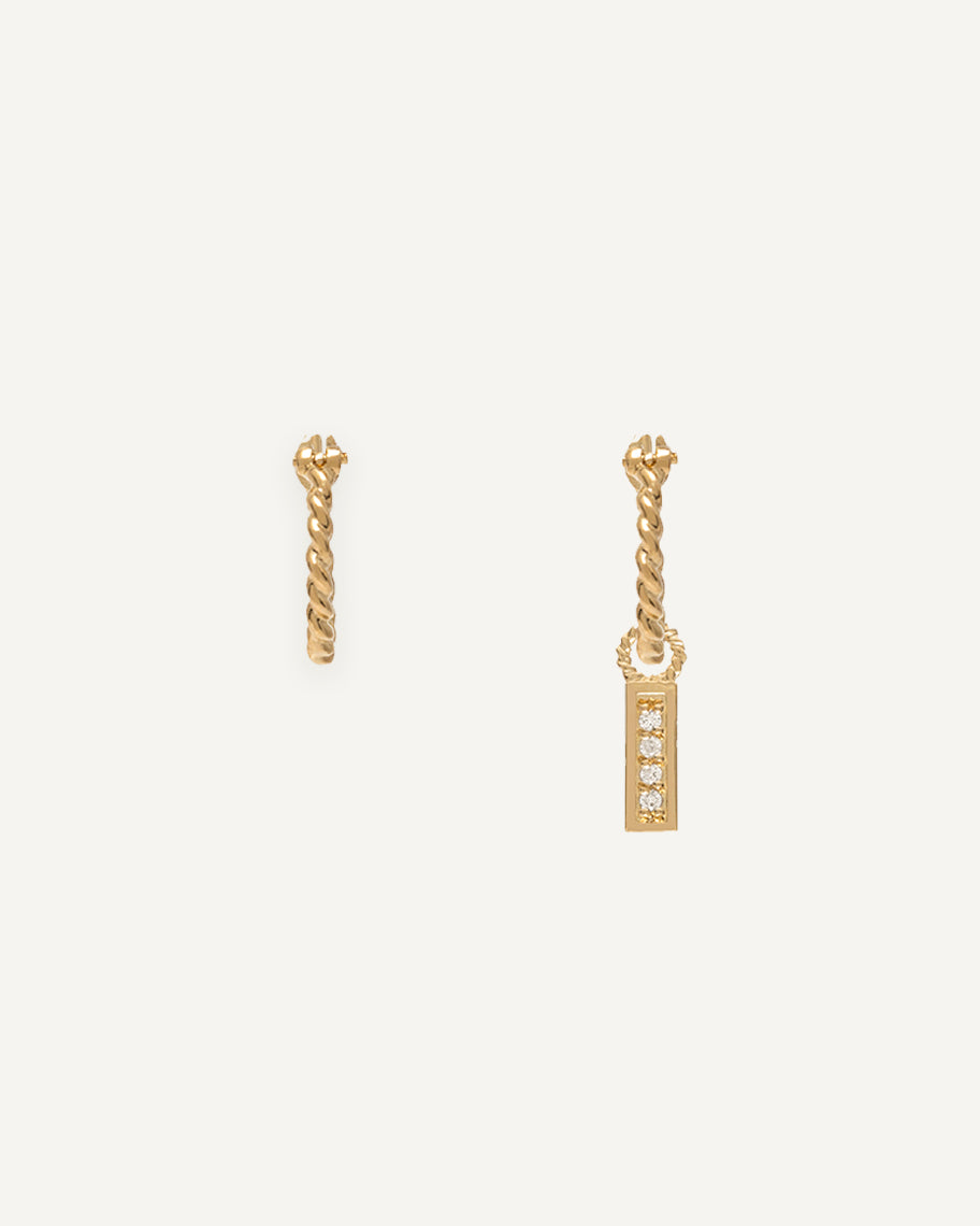 Argola Delta em Ouro 18k e Brilhantes