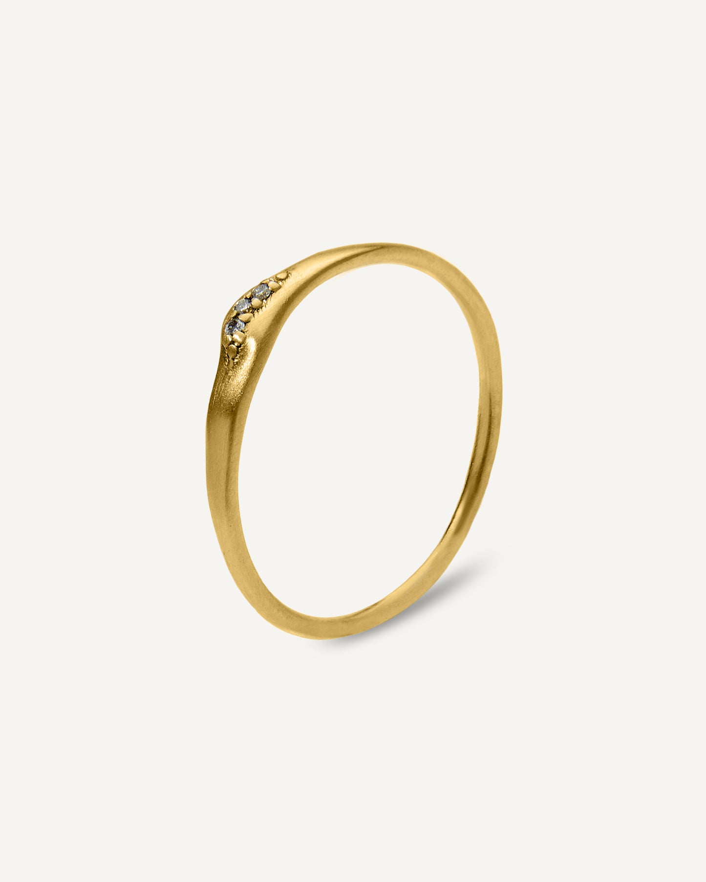 Anel Slim em Ouro 18k e Brilhantes
