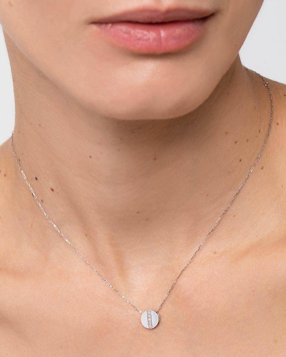 Colar Médio Nuit em Ouro Branco 18K com Safiras Brancas