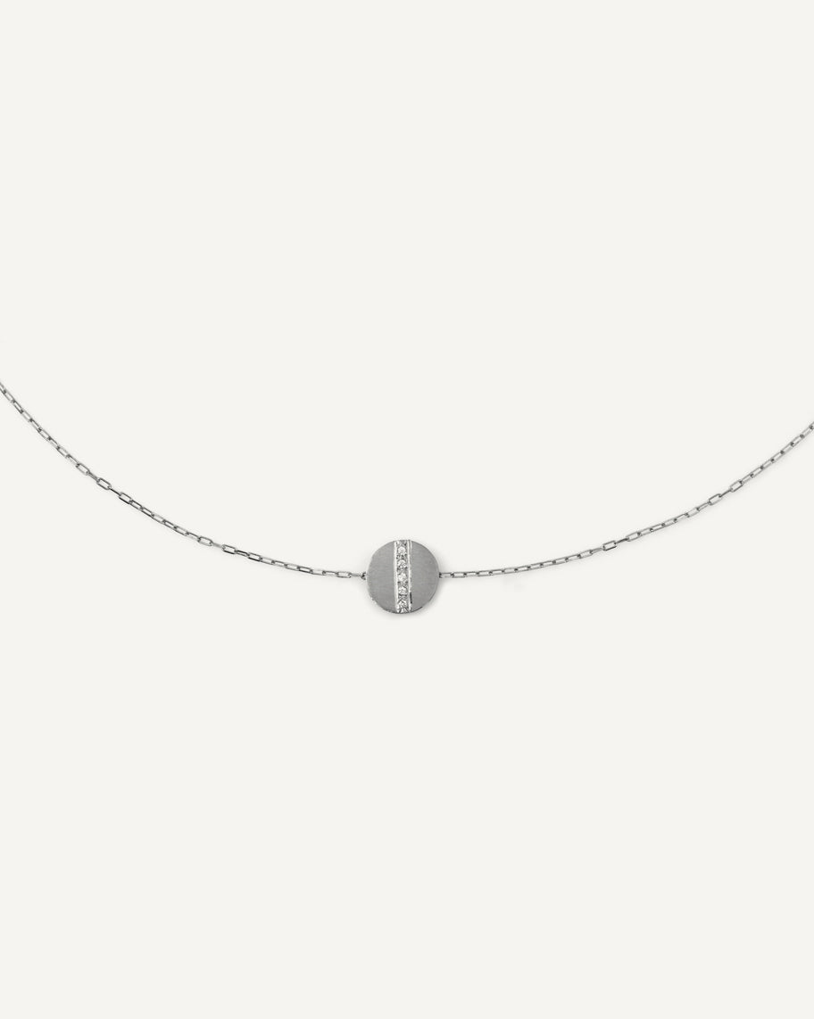 Colar Médio Nuit em Ouro Branco 18K com Safiras Brancas