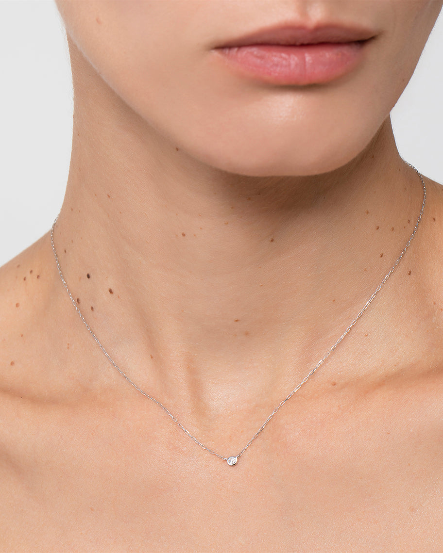 Colar Solitário Brilhante de 6 Pontos em Ouro Branco 18K