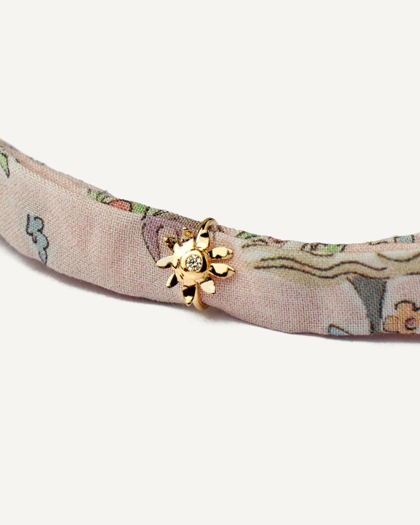 Pulseira Infantil Cotton Daisy em Ouro 18K