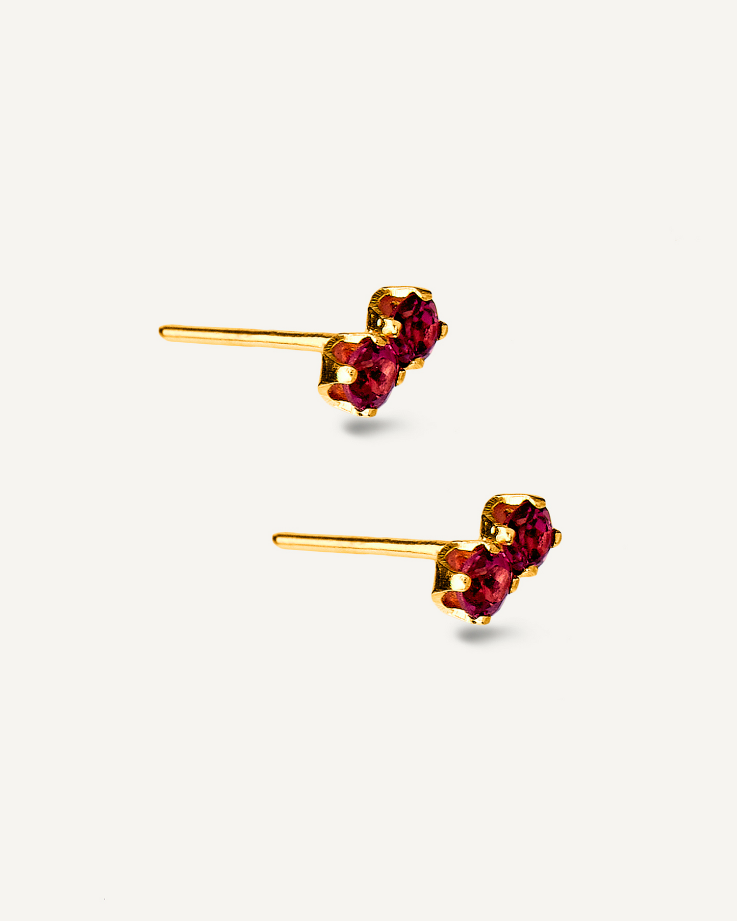 Brinco Two Petit em Ouro 18K e Granadas Rodolitas