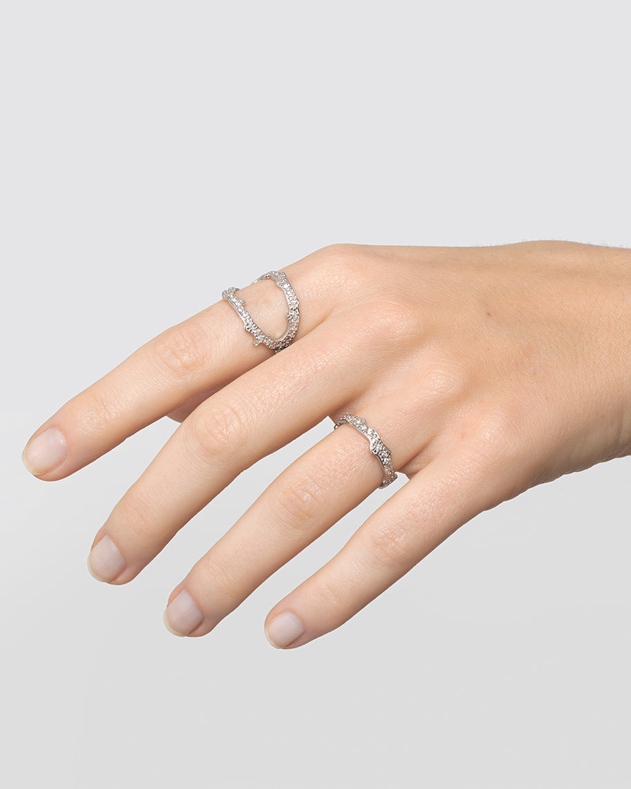 Anel Seiva Duplo em Ouro Branco 18k e Diamantes