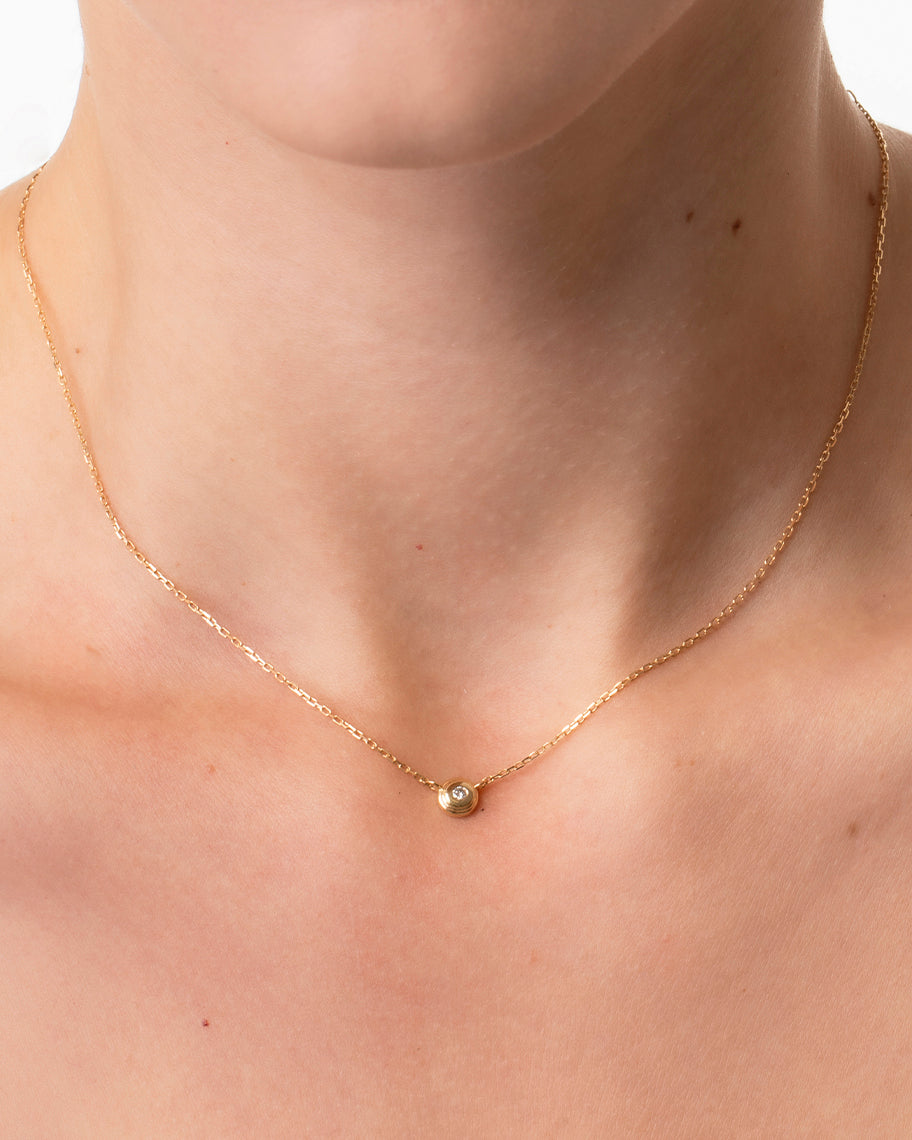 Colar Solitário Émile em Ouro 18K e Diamante