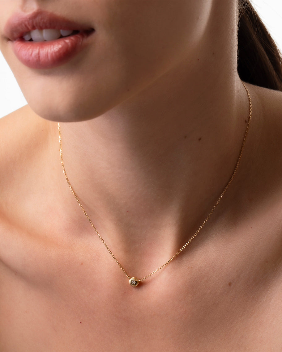 Colar Solitário Émile em Ouro 18K e Diamante