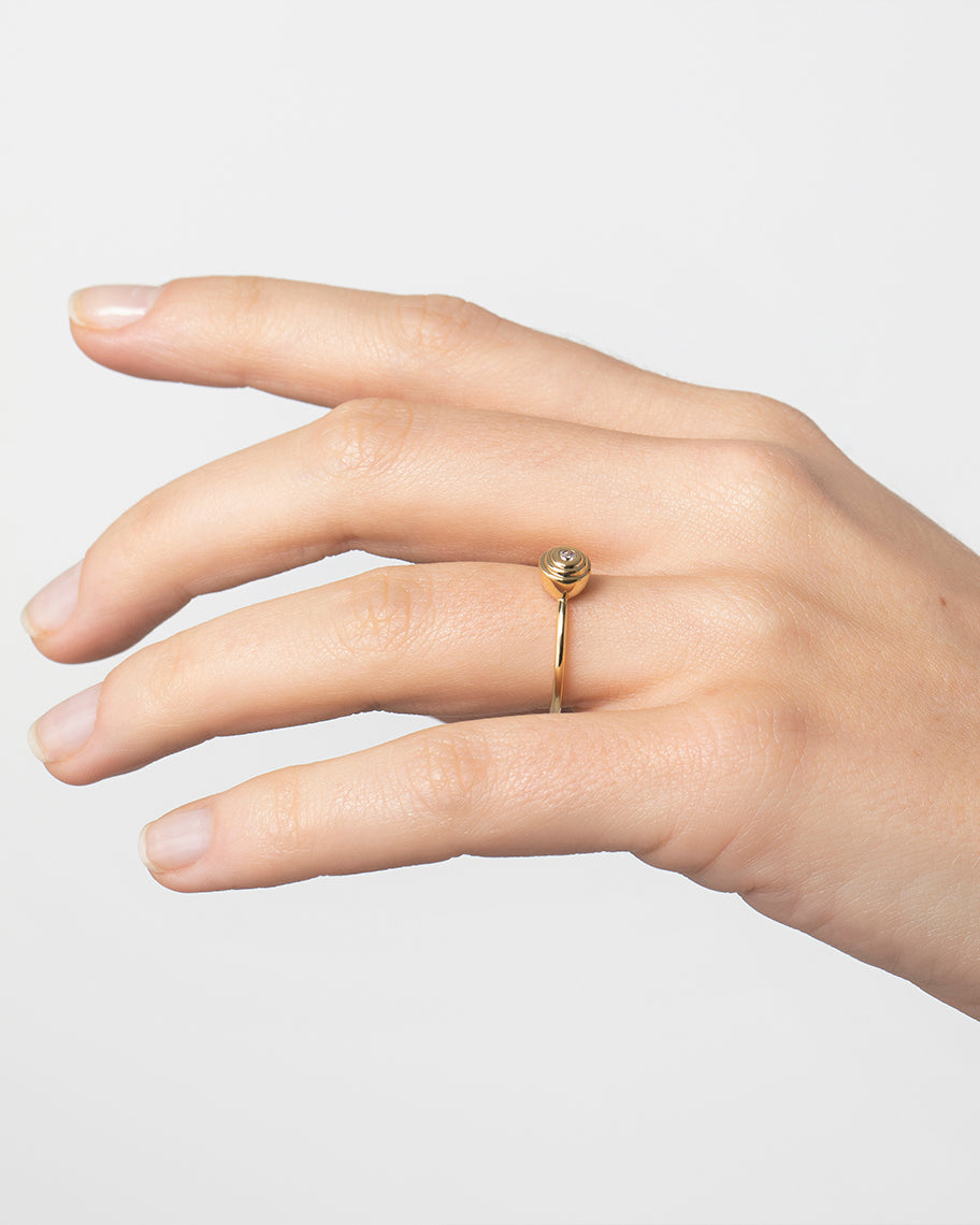Anel Solitário Émile em Ouro 18K e Diamante