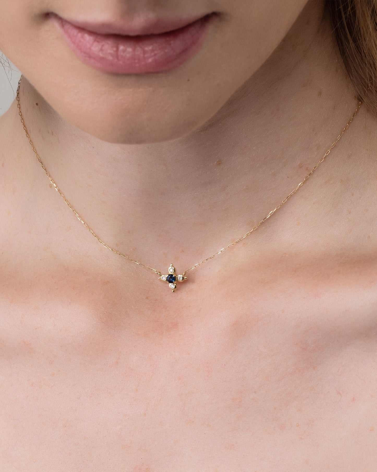 Colar Supernova em Ouro 18K e Safira