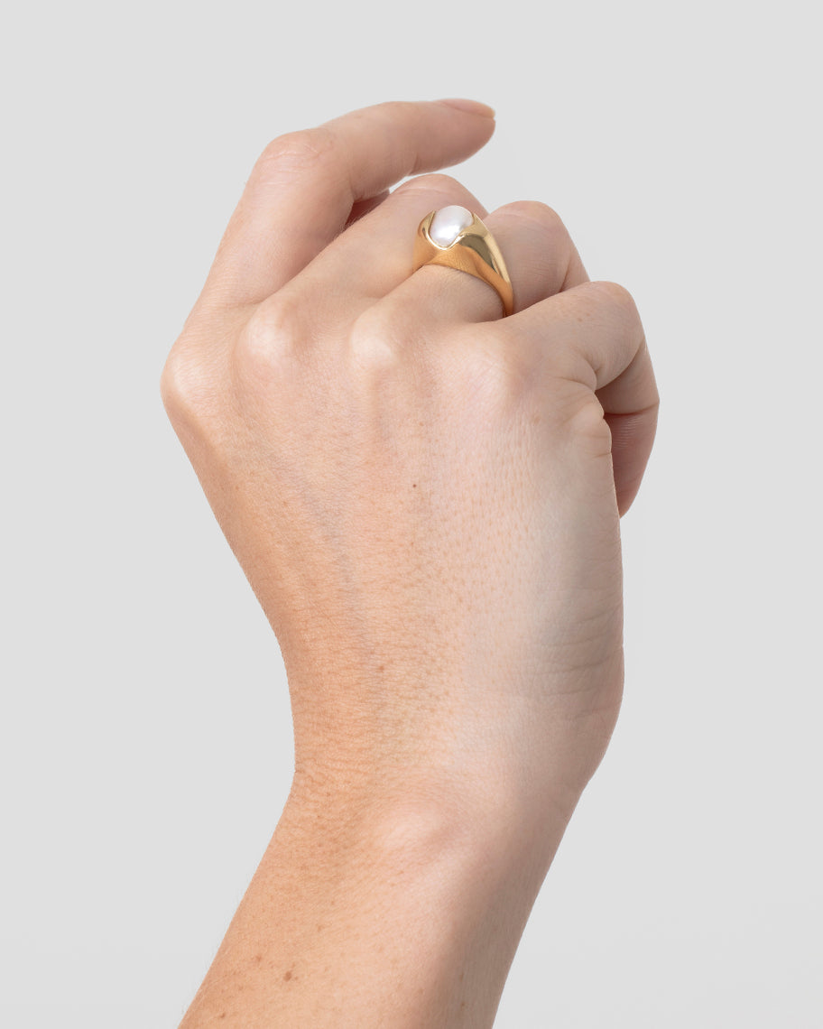 Anel Gruta Pérola em Ouro 18K
