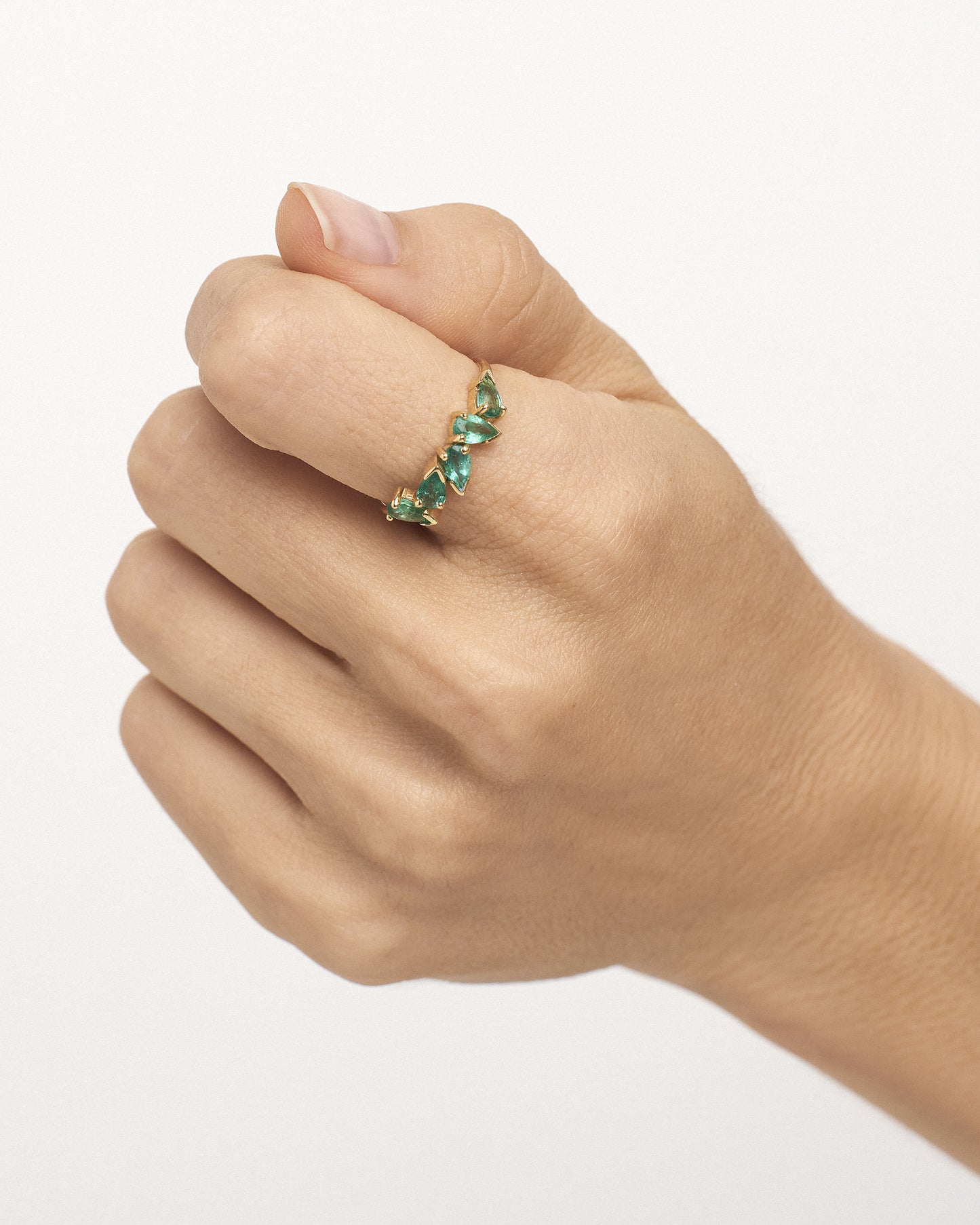 Anel Singular Esmeralda em Ouro 18k