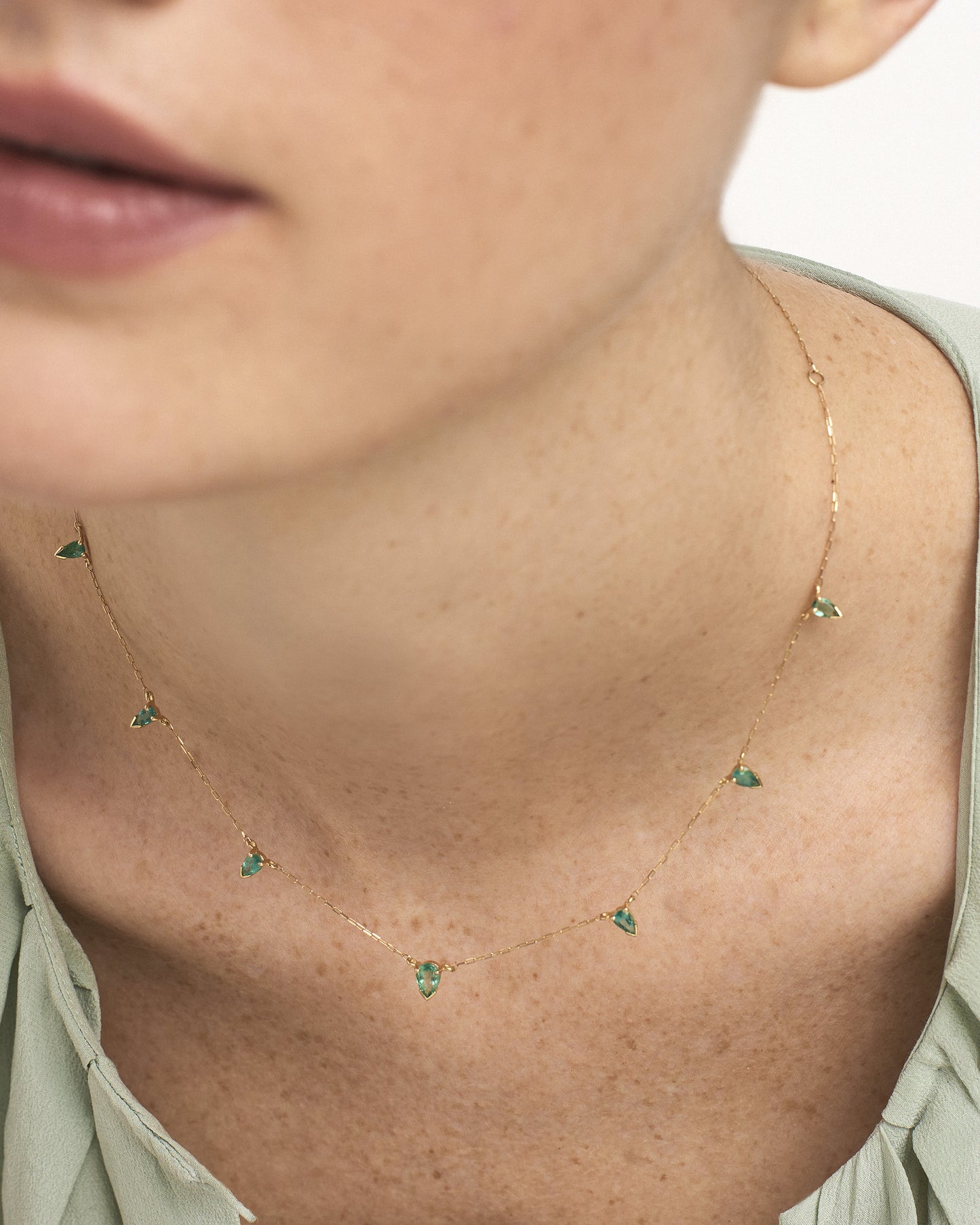 Colar Plural Esmeralda em Ouro 18K