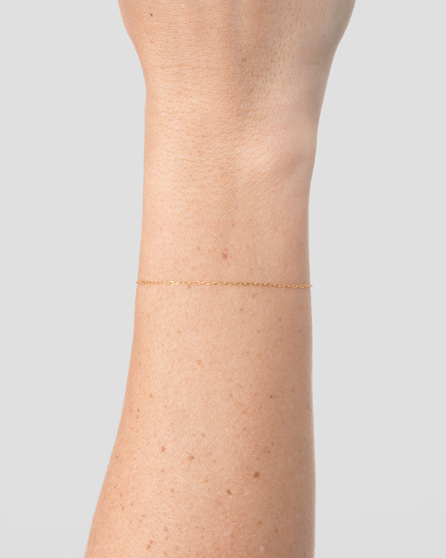 Pulseira Lisa Delicate em Ouro 18K