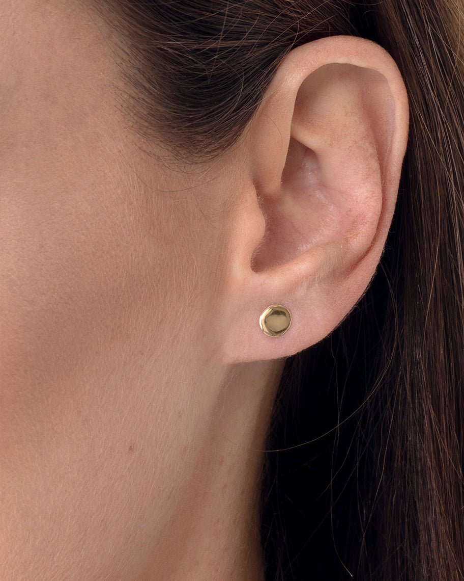 Brinco Stud Disco em Ouro 18K