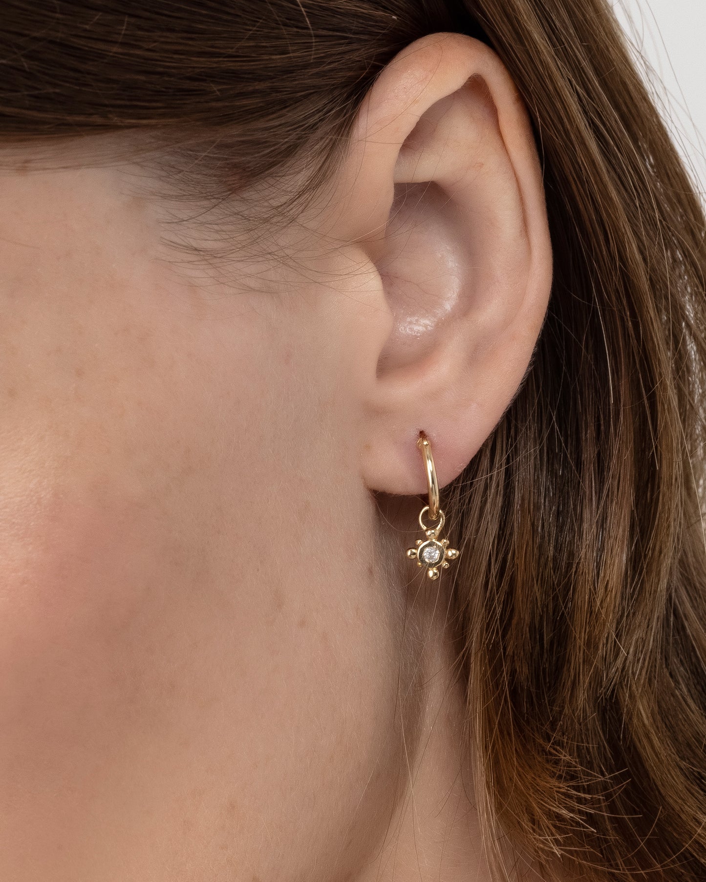 Argola Stella Corrente em Ouro 18K e Diamante