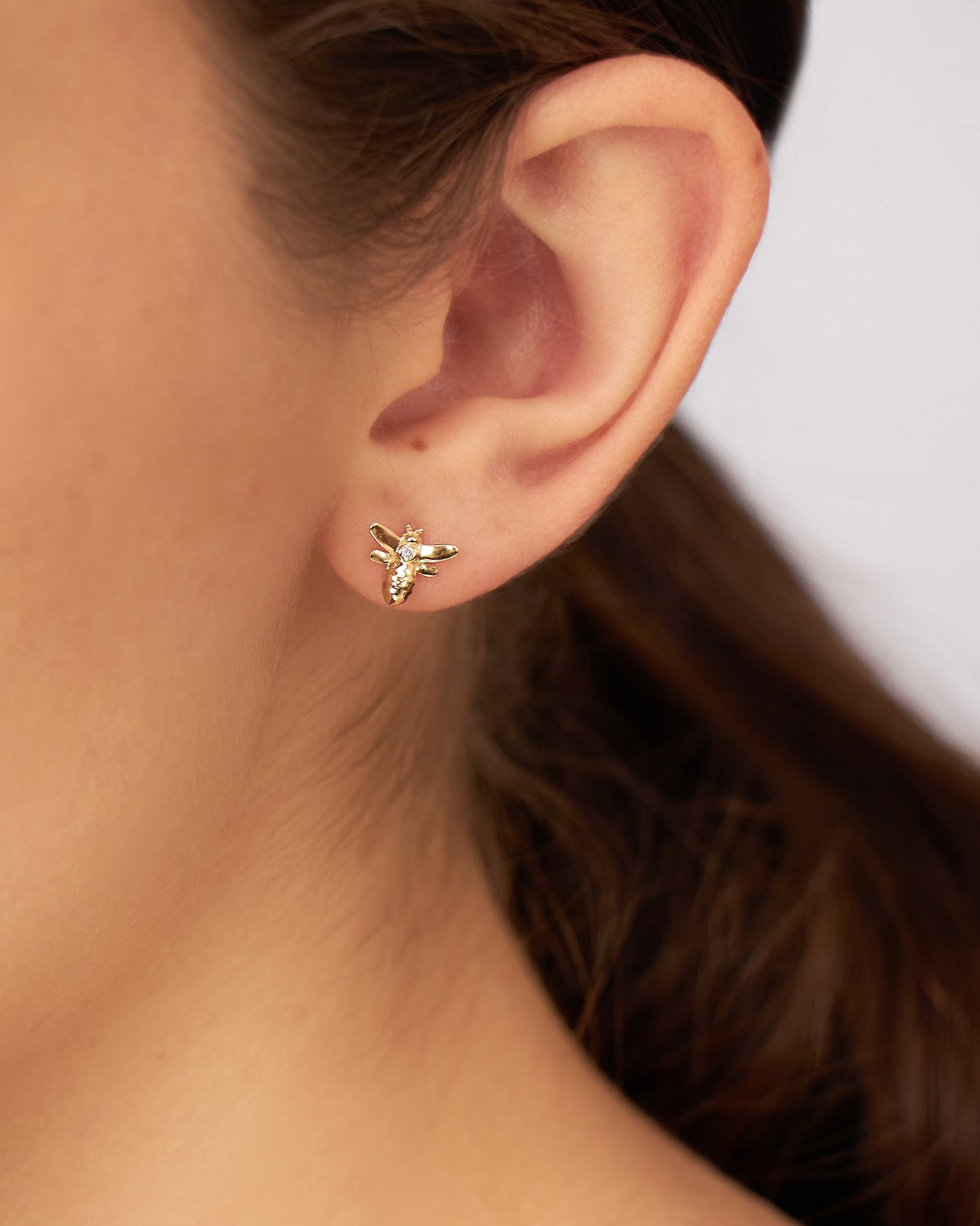 Brinco Bee em Ouro 18K e Diamante