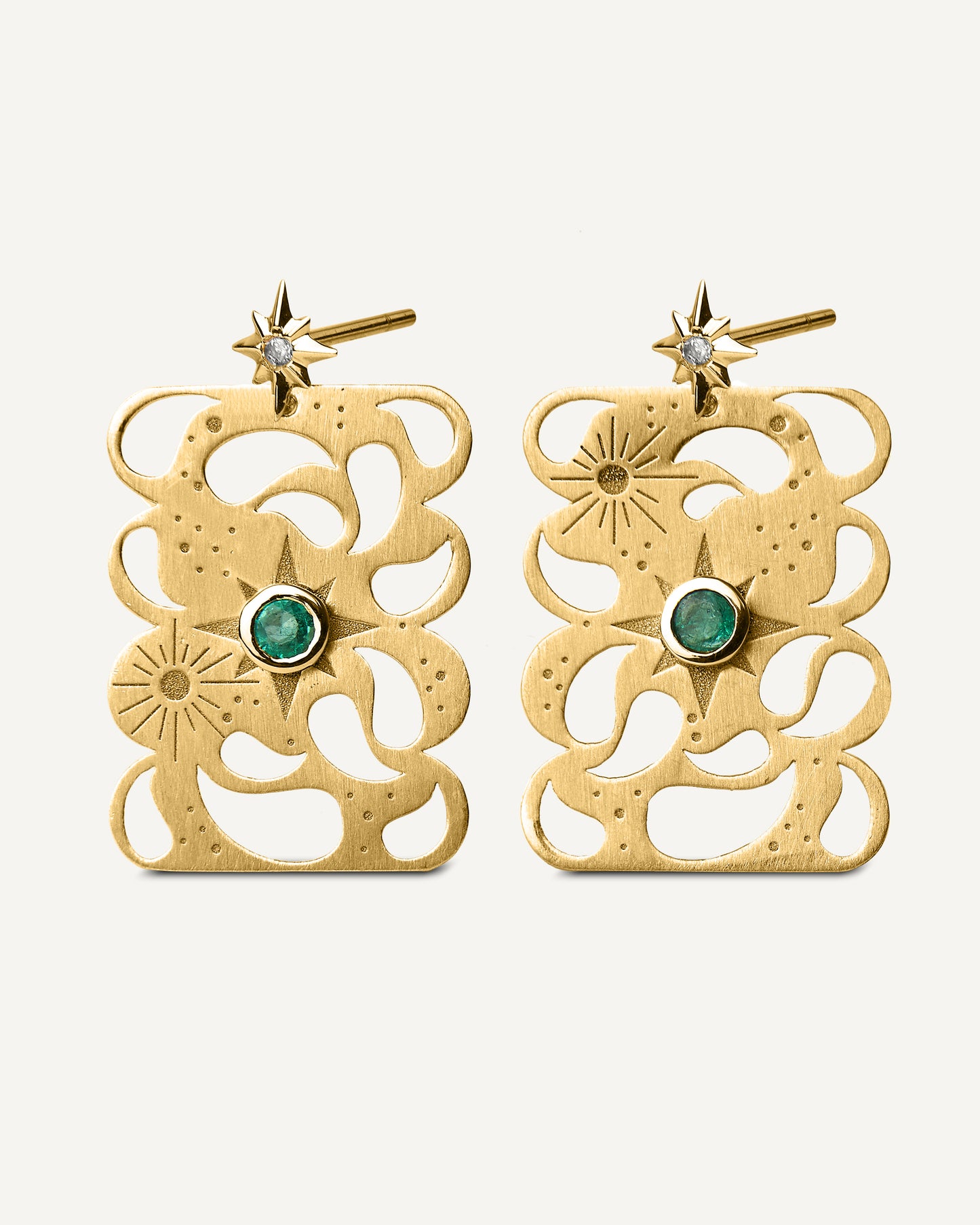 Brinco Kamalame em Ouro 18K e Esmeralda